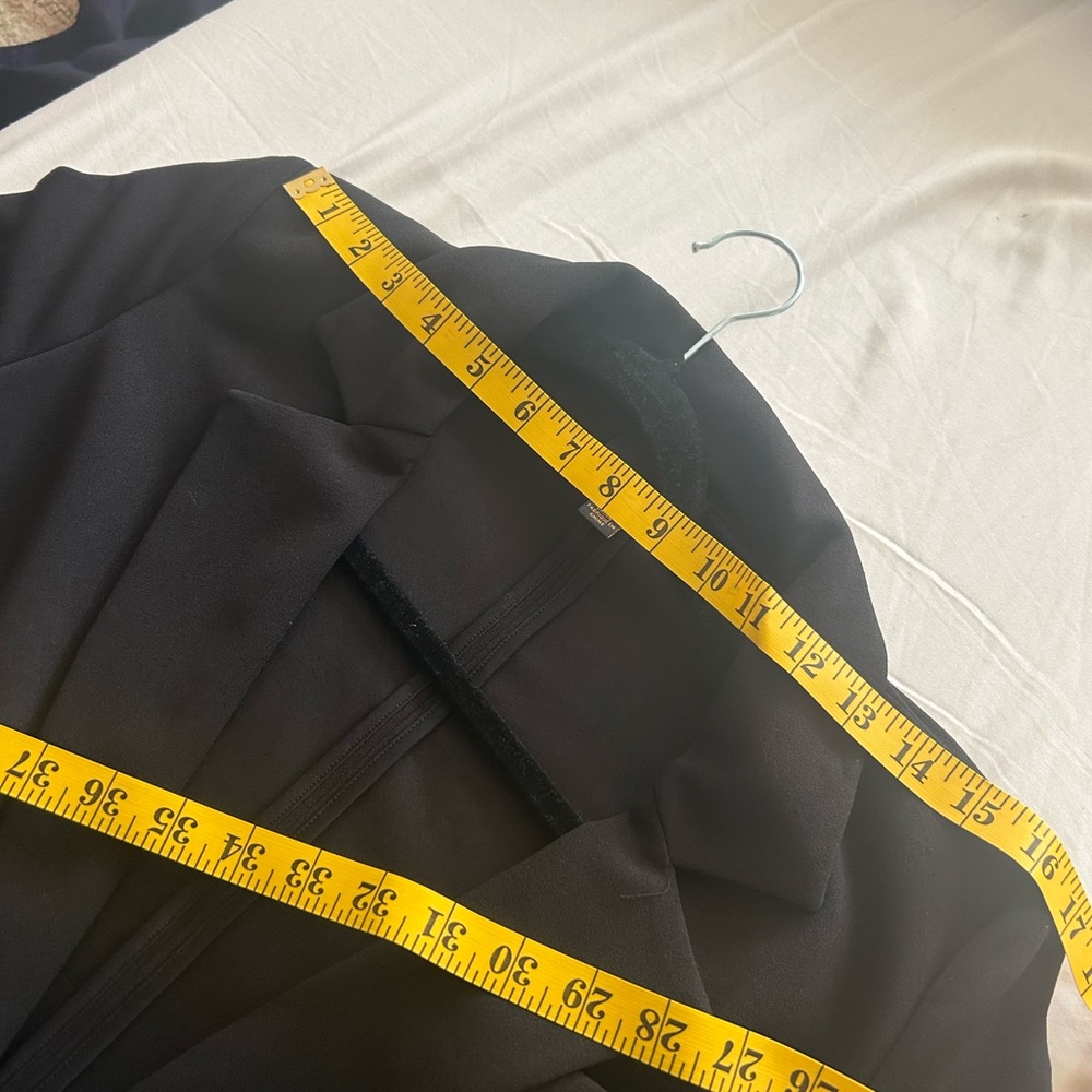 Truth by Republic suit blazer (size 6) with gold buttons, pockets, shoulder pads - Picture 4 of 6